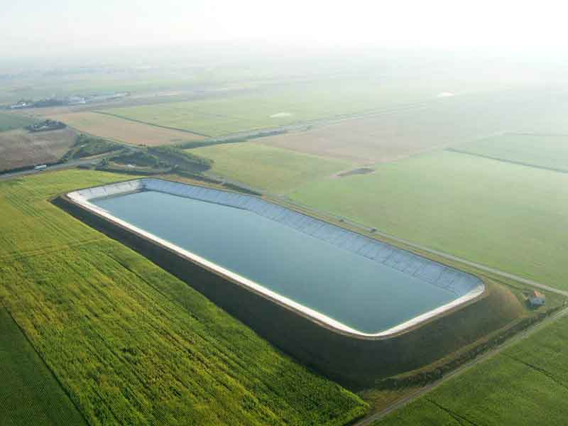 استخر ذخیره آب کشاورزی در روستای «علی هدیه بالا» سربیشه احداث شد